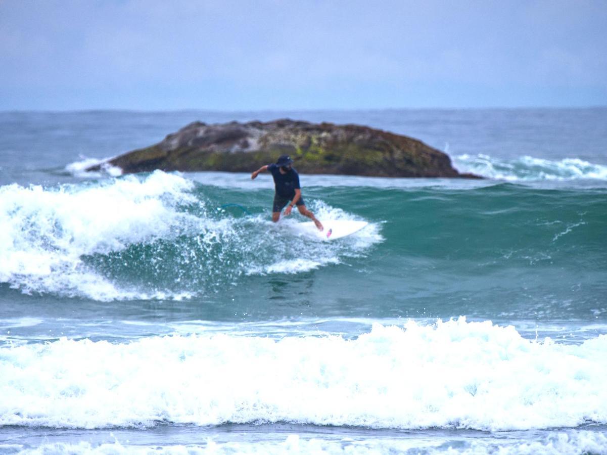 Solas Surf Ahangama Eksteriør billede